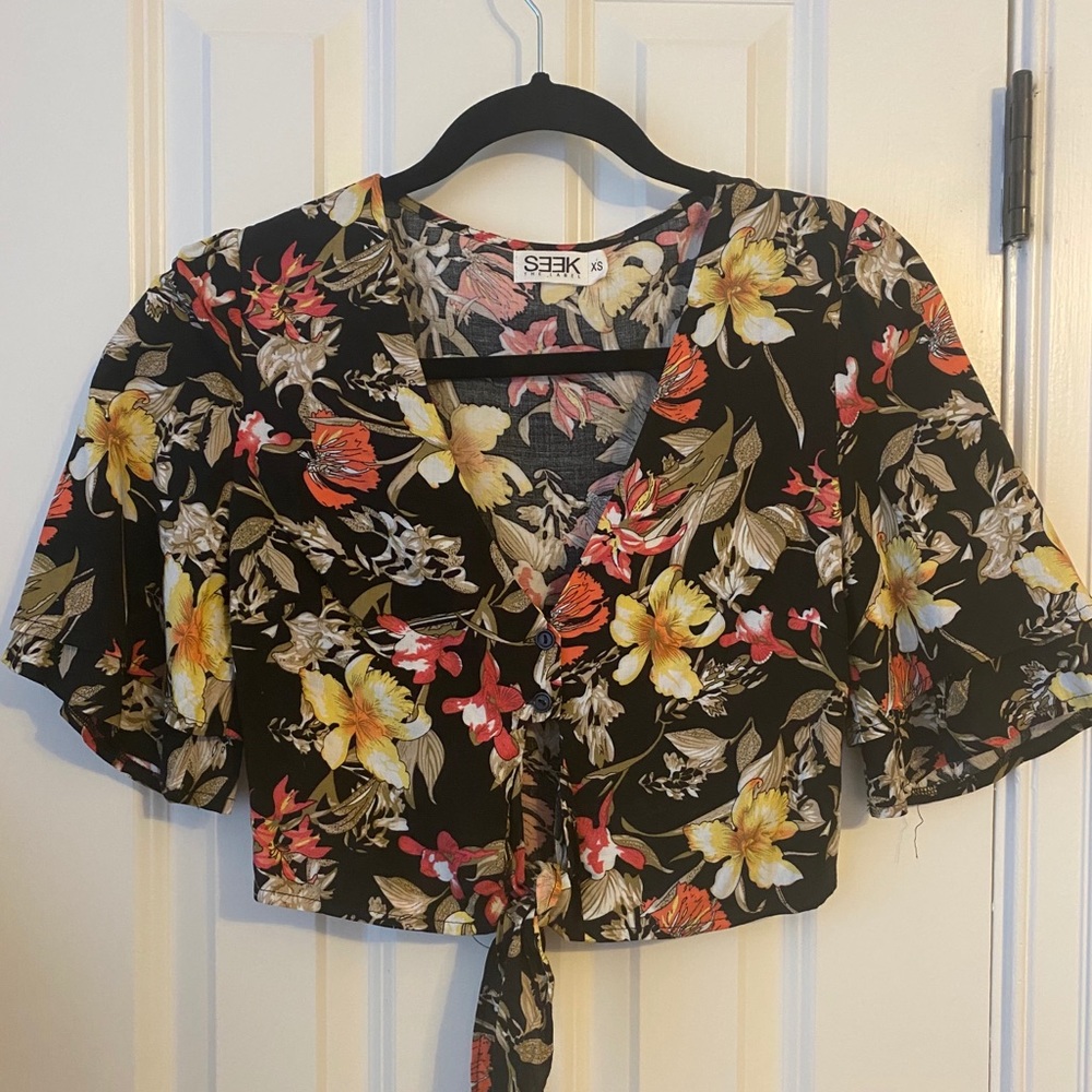 SEEK the Label flowy crop top